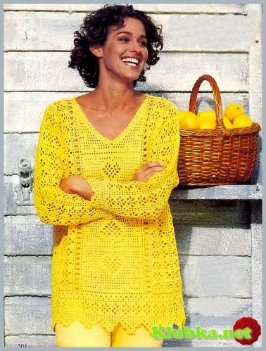 Желтый пуловер с коллажем узоров