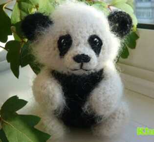 Описание вязаной игрушки крючком: Панда